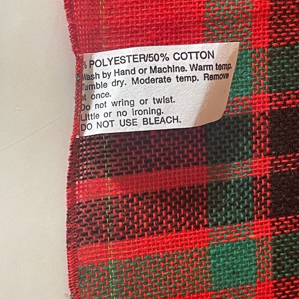 Vintage Red Green Plaid Tablecloth 52X Holiday Christmas Decor - Picture 3 of 4